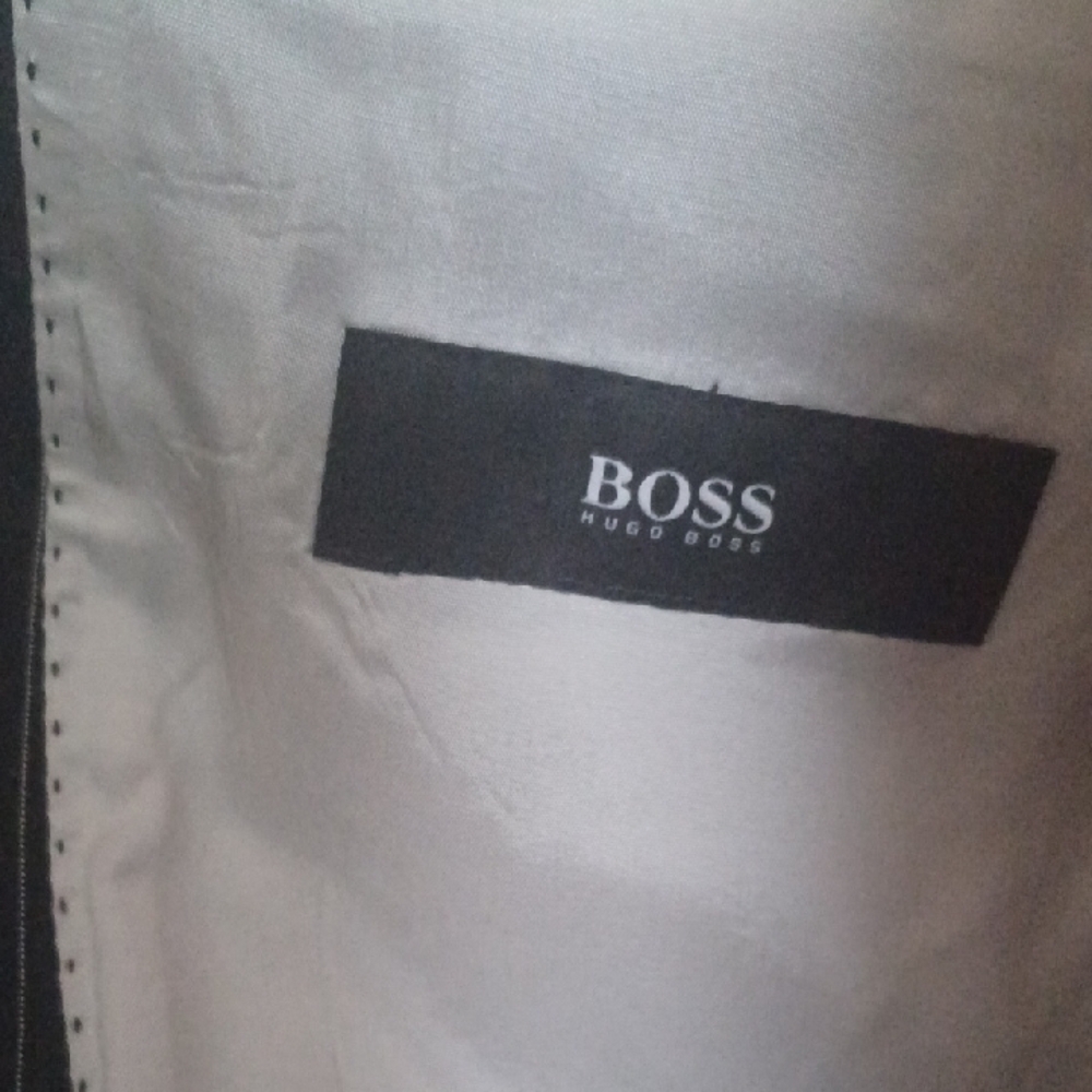 HUGO BOSS Luxe Navy Pinstripe Suit, 42L / 36W, 34L - Picture 3 of 12